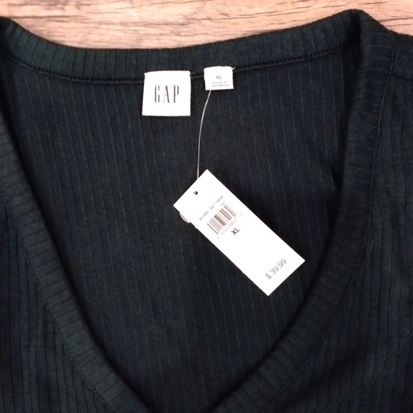 GAP Ribbed V-Neck Cardigan - Picture 8 of 8